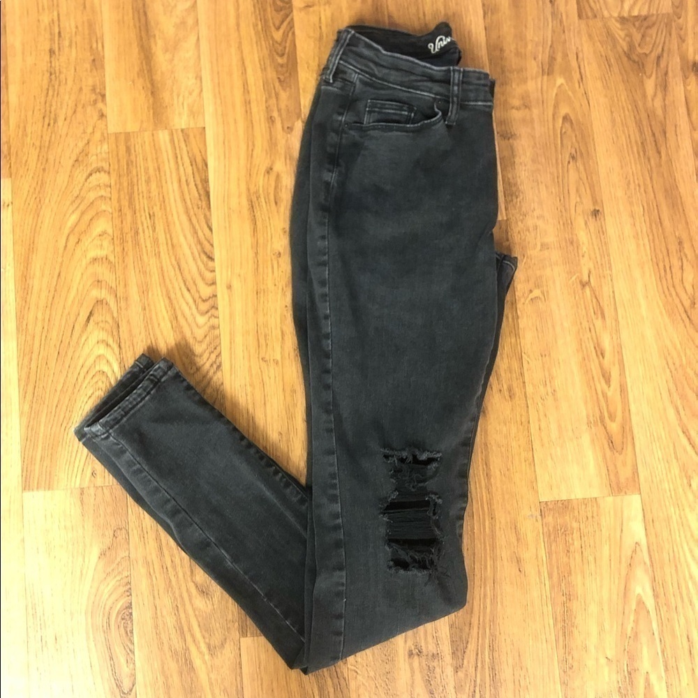 Black Universal Thread Ripped Curvy Skinny Jeans - Picture 2 of 6